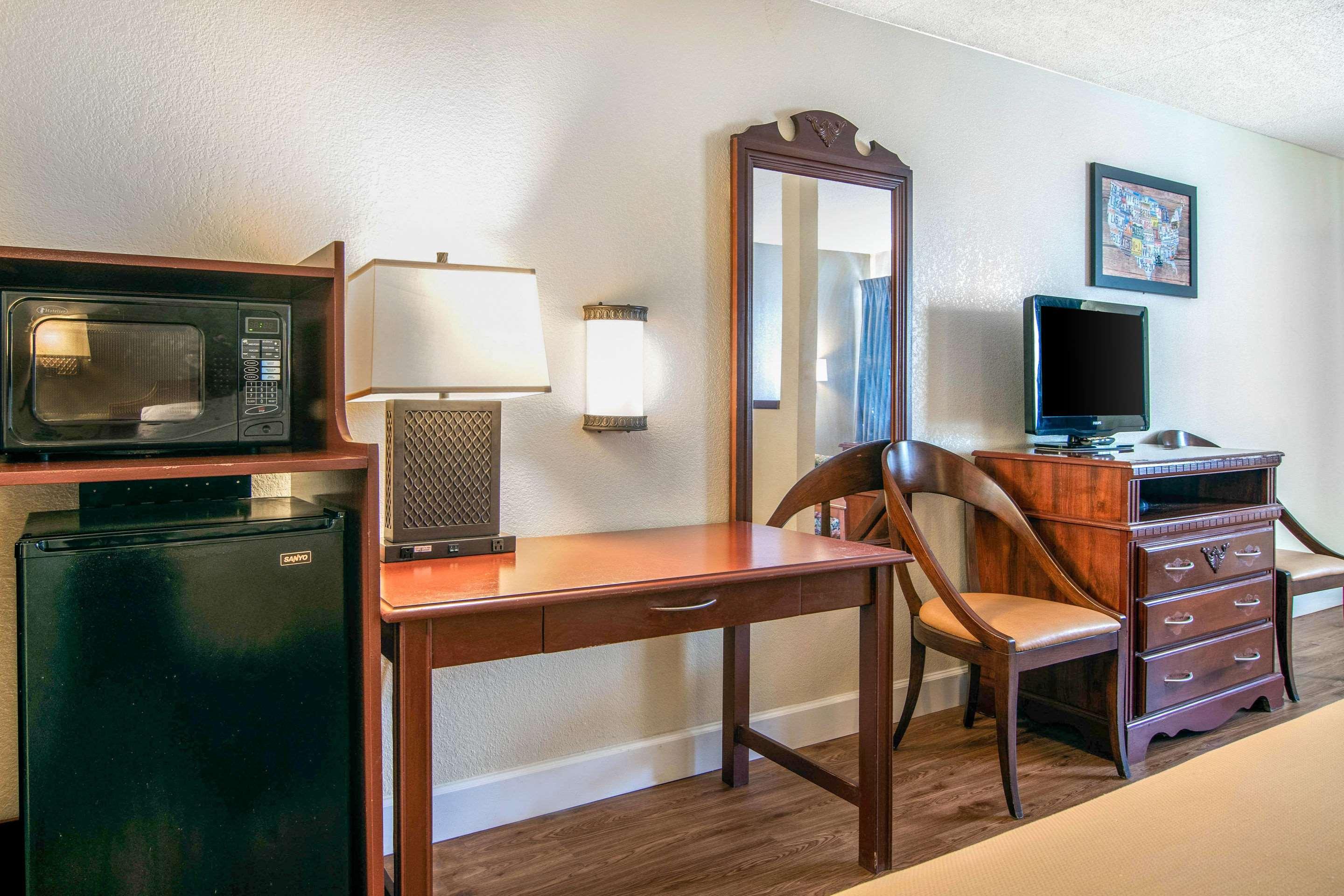 Econo Lodge Inn & Suites Fort Oglethorpe 외부 사진