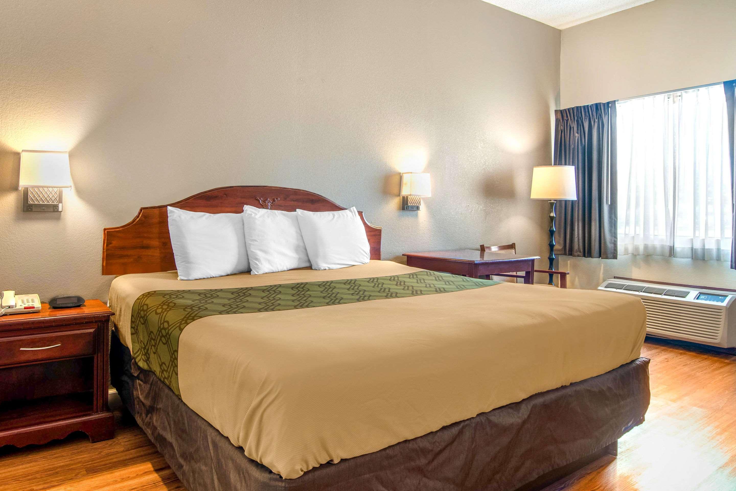 Econo Lodge Inn & Suites Fort Oglethorpe 외부 사진