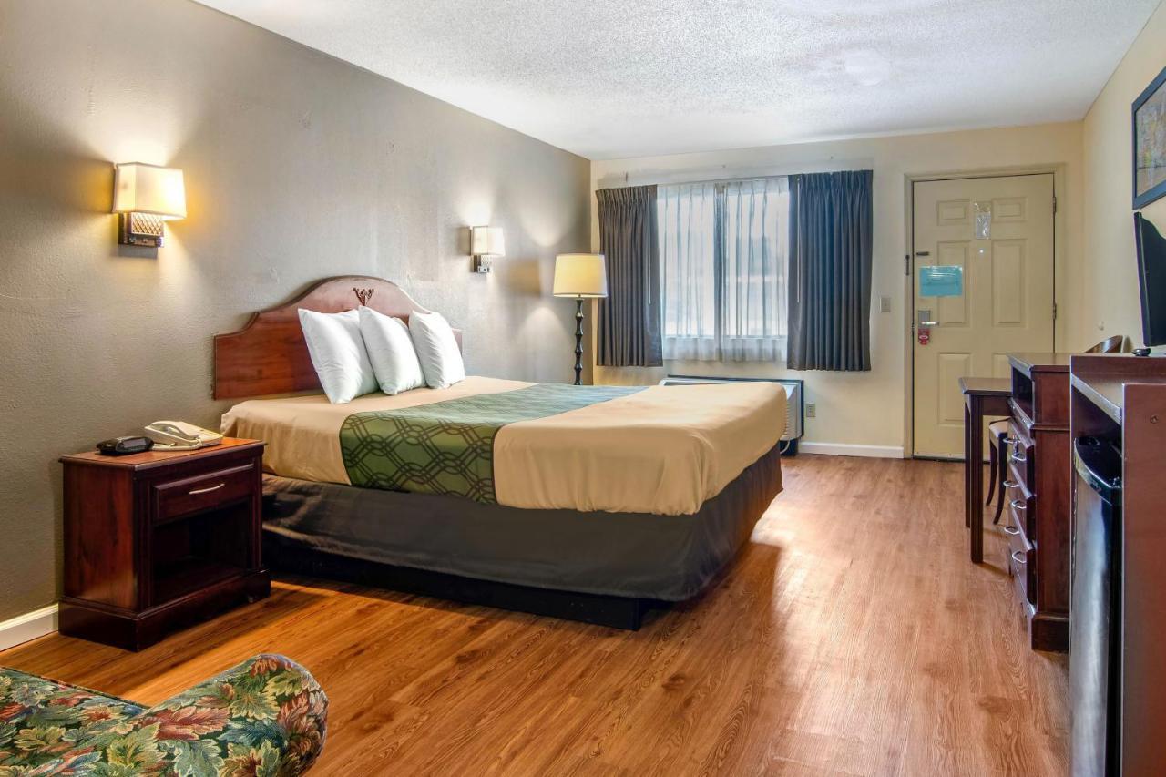 Econo Lodge Inn & Suites Fort Oglethorpe 외부 사진